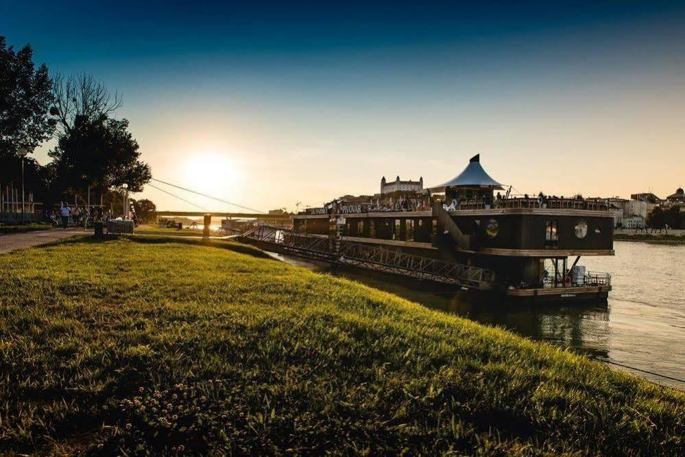 Botel Dunajsky Pivovar Bratislava Exterior photo